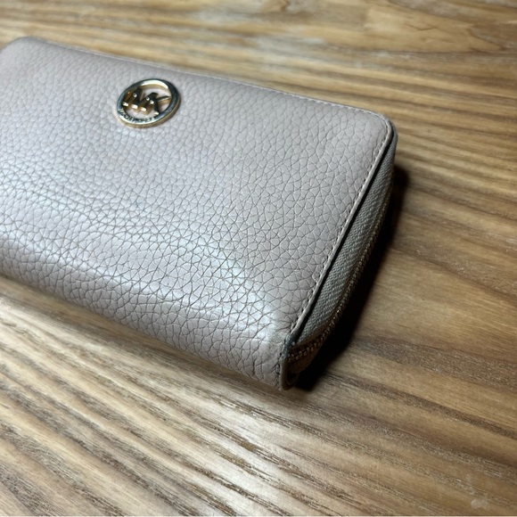 Michael Kors Pebbled Leather Zip Around Wallet Taupe MK Logo - Picture 7 of 8